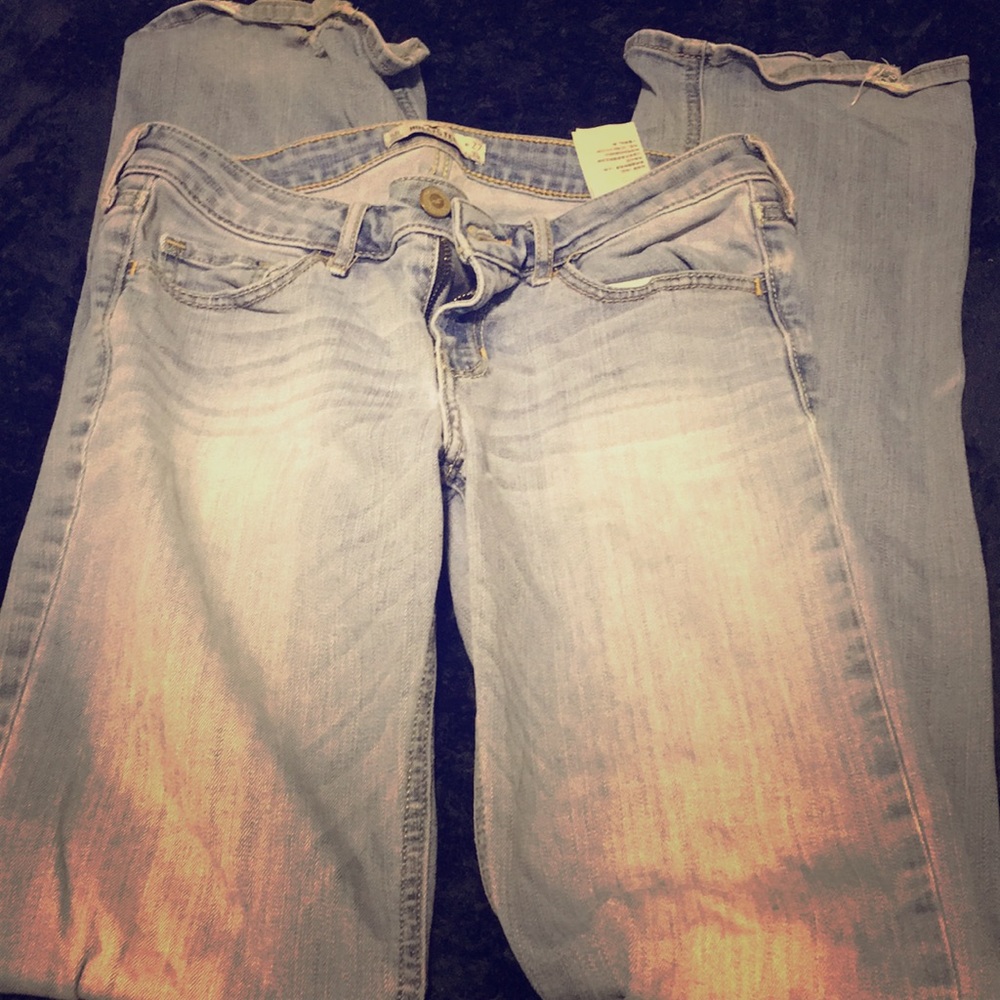 Light wash, boot cut jeans.